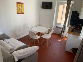 CENTRE de CANNES 4 COUCHAGES CLIMATISE